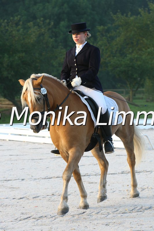 109M5693_Olivia_Dressur L_Mannschaft.JPG